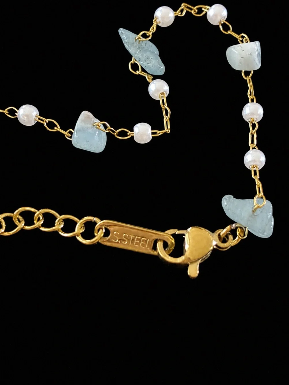 Gold Chain Bracelet with Aquamarine Chips and Pearl Accents